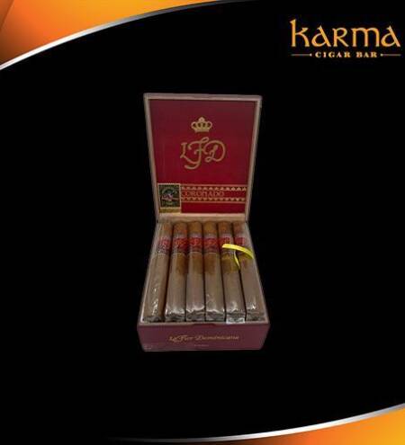 La Flor Dominicana Coronado Toro